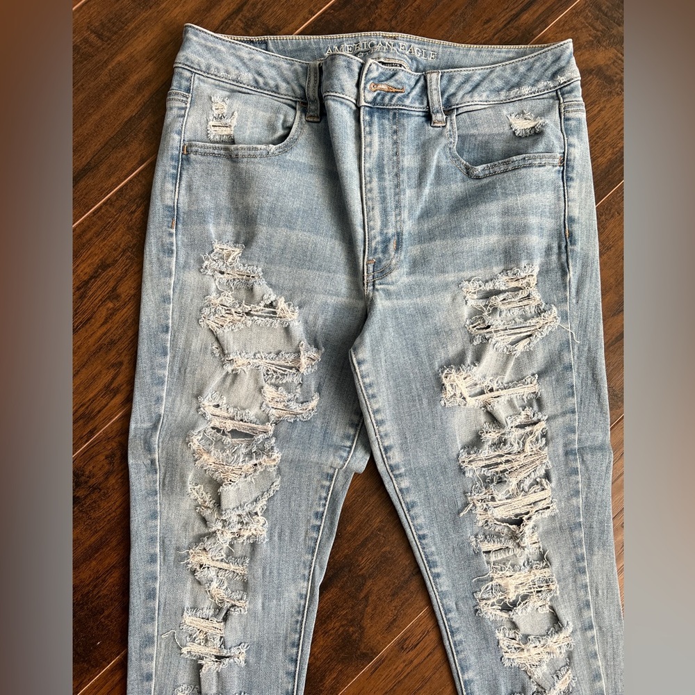 American Eagle distressed jeans